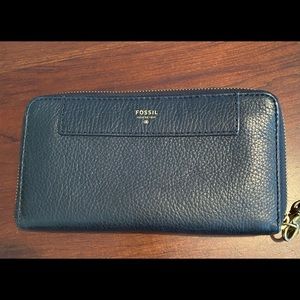 FOSSIL Leather Zip Around Wallet/Wristlet